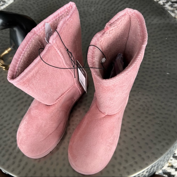 Bebe Microsuede Faux Fur Lined Winter Boot in Blush Size 1 - Picture 2 of 6